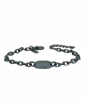 CHARLIE Arock Varumärke
• Längd: 19 cm
• Bredd: 5 mm
• Längd på bricka: 18 mm
• Bredd på bricka: 12 mm
• Förlängningskedja på 4 cm, vilket kan göra armbandet upp till 23 cm långt