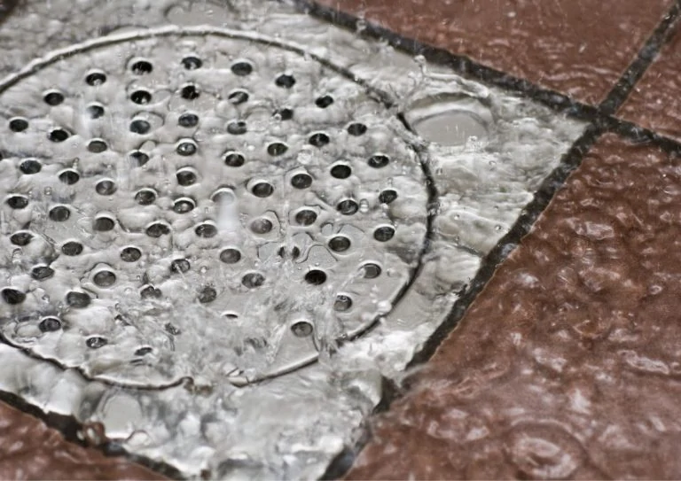 Rens av sluk / vannlås