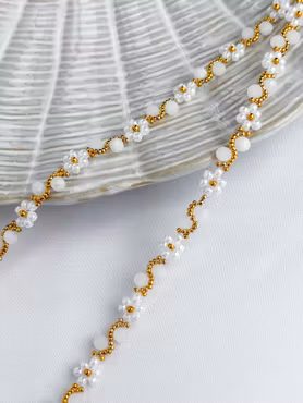 Swirl bracelet - white