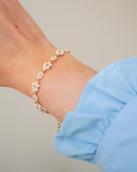 Floral bracelet - white