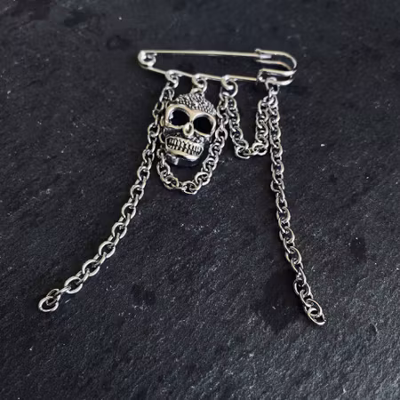 Skull Pin