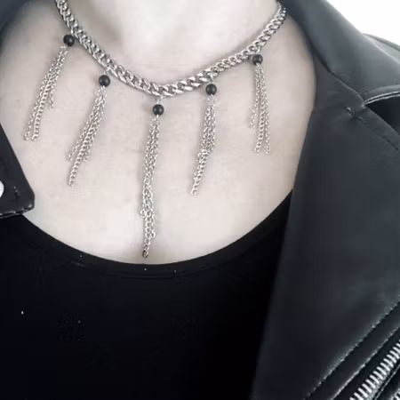 Nightfall Choker – Cuban Chain med Svarta Pärlor & Kedjetofsar | Rostfritt Stål