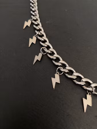 Thunderstrike Chain med blixtar i rostfritt stål