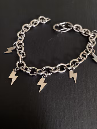 Thunderstrike Cuff – Armband i Rostfritt Stål 304 med Blixtar