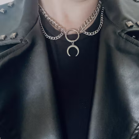 HUNTRESS - Double Chain Moon Necklace