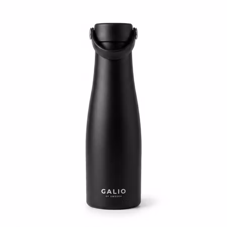 Galio Metallflaska 630 ml – svart vattenflaska med bärögla
