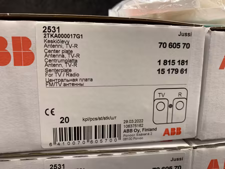 ABB centrumplattor antenn A-vit 7060570 – ca 185 st