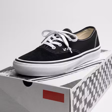 Vans Skate Authentic Black/White – storlek 38