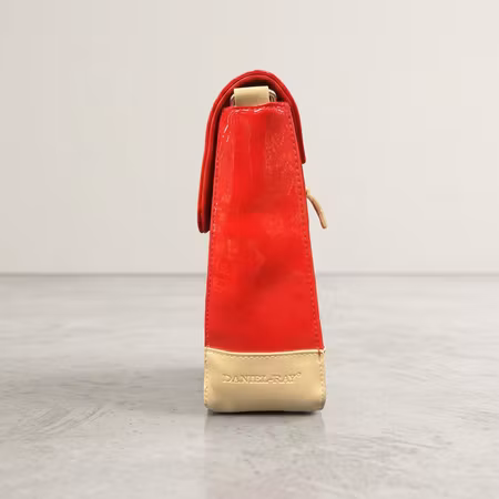 Daniel-Ray handväskor röda/beige – 12 st