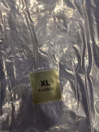 Vadderade västar blå, strl XL – 9 st (små i storleken)
