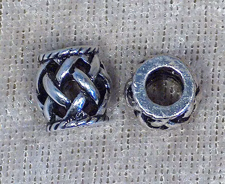 Mellandel m stort hål, genombruten cylinder, antiksilver