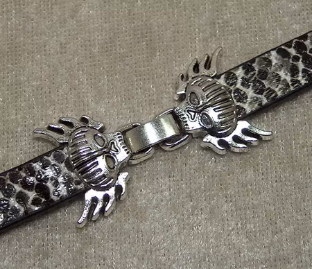 Fäste/Snäpplås, Döskalle m eldsflammor, Antiksilver