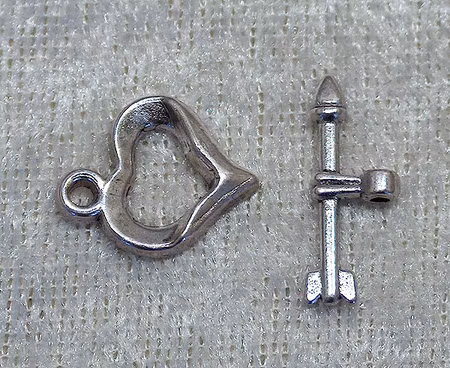 Togglelås, hjärtformat, antiksilver