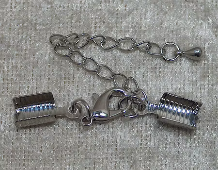 Set med fäste, lås och kedja, antiksilver