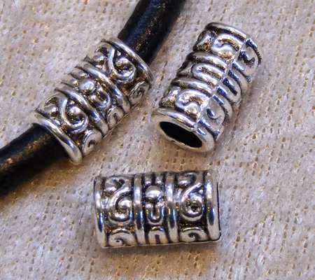 Mellandel m stort hål, mönstrad cylinder, antiksilver