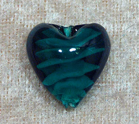 Lampwork M hjärta, turkos/turkos, ca 21x19 mm