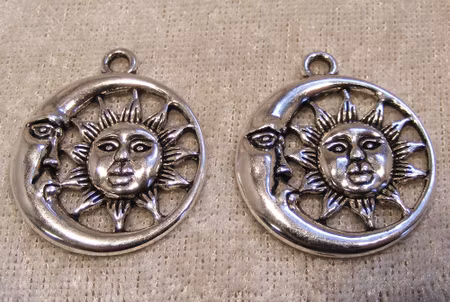 Berlock, sol & måne, antiksilver