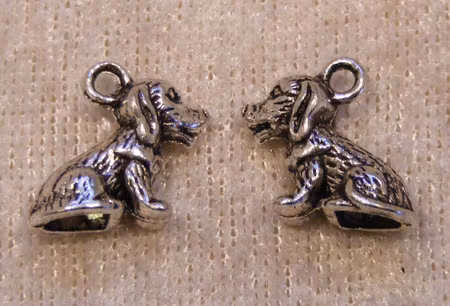Berlock, hund, antiksilver