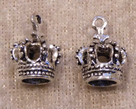 Berlock, kungakrona, antiksilver