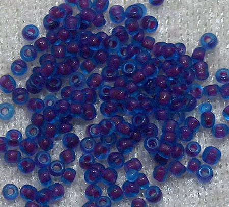 Blå/Fuchsialined Rocaille, 1,9x2 mm