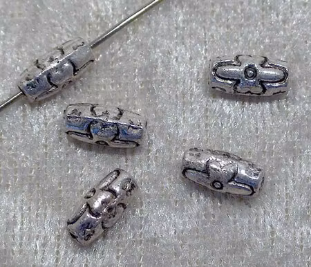 Mellandel mönstrad oval, antiksilver