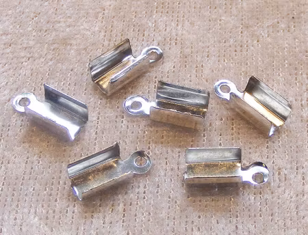 Fäste, platinafärgad, för 2-3 mm remmar