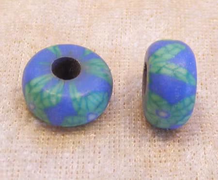 Rondell av handgjord polymer/clay, stort hål, blå/grön