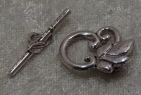 Togglelås, löv, antiksilver