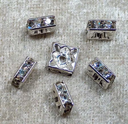 Strassmellandel, fyrkantig, silver, 8x8 mm