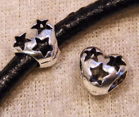 Mellandel m stort hål, hjärta, antiksilver