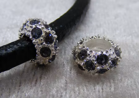 Mellandel, rondell ljus silver, smoke/violett  strass, stort hål