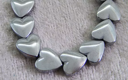 Hematithjärtan, elektropläterade silver, 6 mm