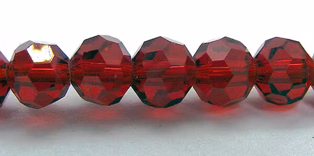 Facetterad rund glaspärla, mörkröd, 6 mm