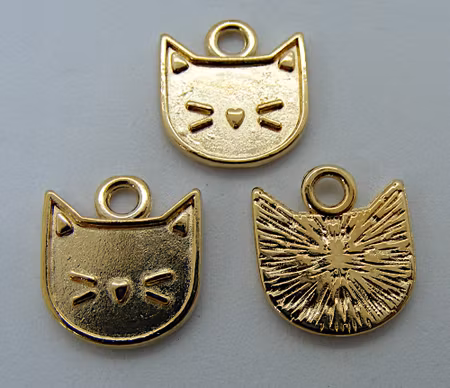 Berlock, katt, guldfärgad