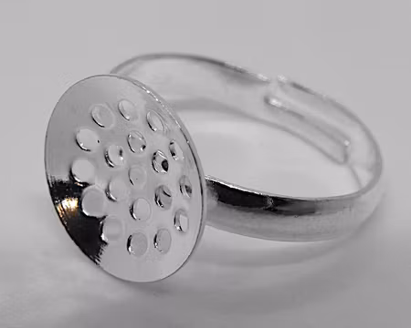 Fingerring, silverfärgad, med sil