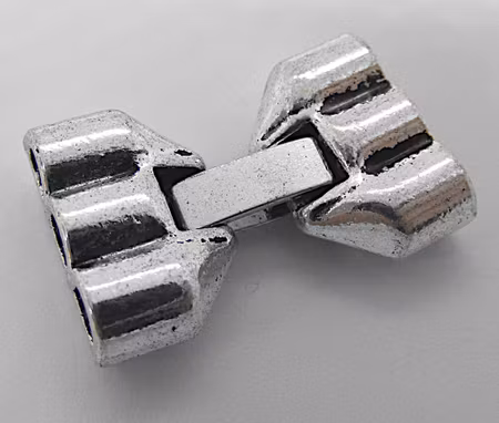 Trippelfäste/Snäpplås, Antiksilver