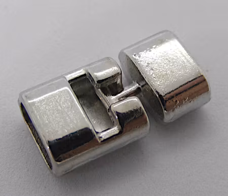 Lås/fäste med T-hake, antiksilver