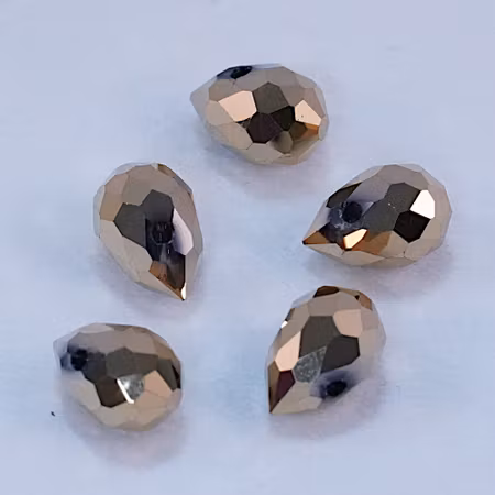 Facetterad droppe, elektropläterad i guld, 11,6x8 mm