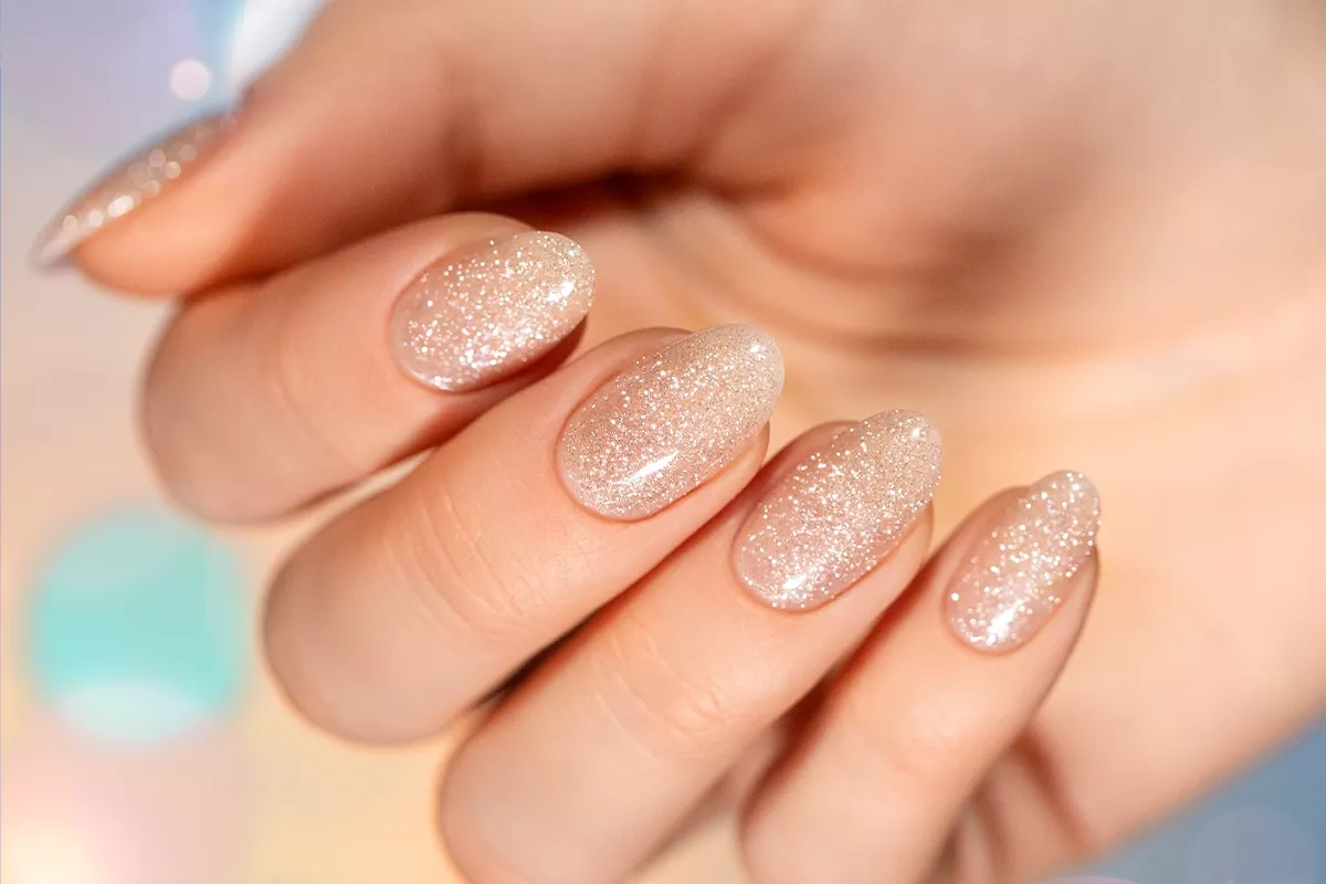 HELLO BASE Cio Lumi 8 ml – Flash-Effect Rubber Base (Peach Beige Nude )