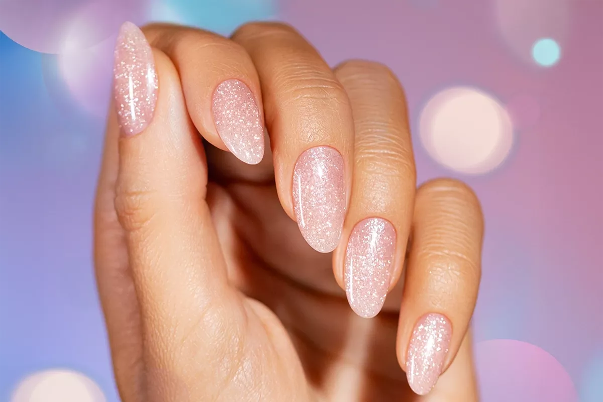 HELLO BASE Aloha Glow 8 ml – Flash-Effect Rubber Base (Shimmer Pink Nude )