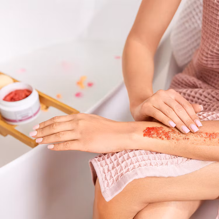 DERMA SCRAPER – Salt & Sugar Softening Scrub (Urea & Goji)