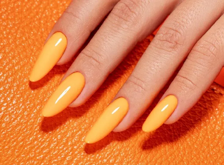 GEL POLISH COLOR – No. 415 Mango Pop